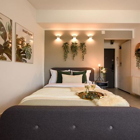 Read All About It - Stylish Central Studio Bucarest Esterno foto