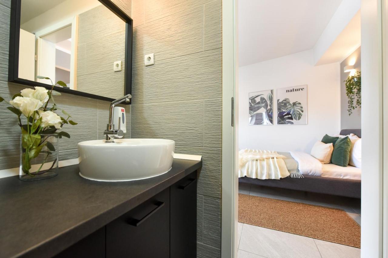 Read All About It - Stylish Central Studio Bucarest Esterno foto