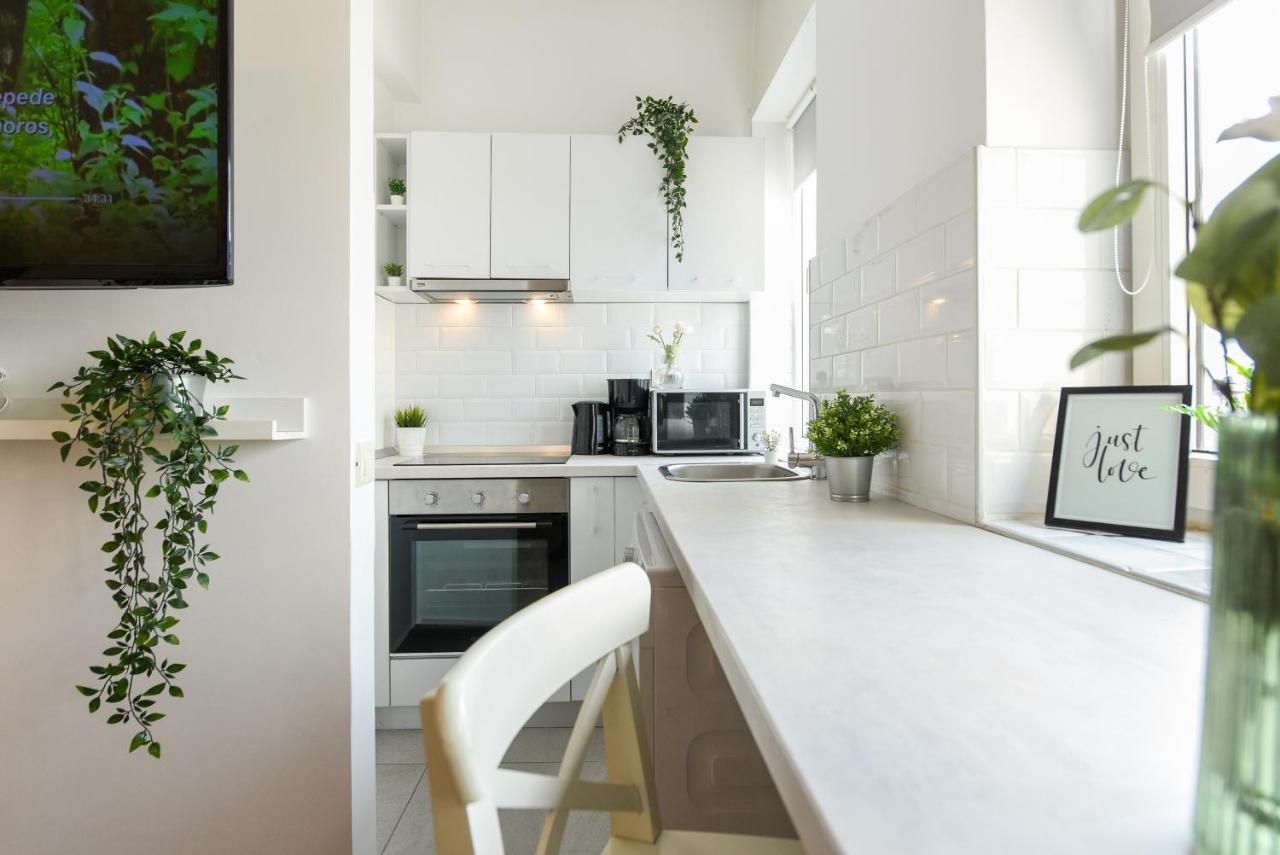 Read All About It - Stylish Central Studio Bucarest Esterno foto