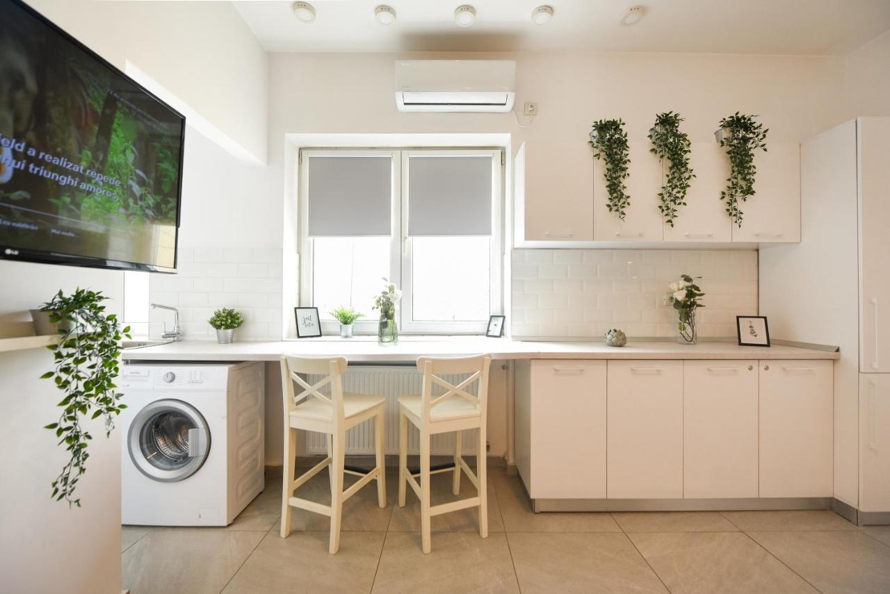 Read All About It - Stylish Central Studio Bucarest Esterno foto